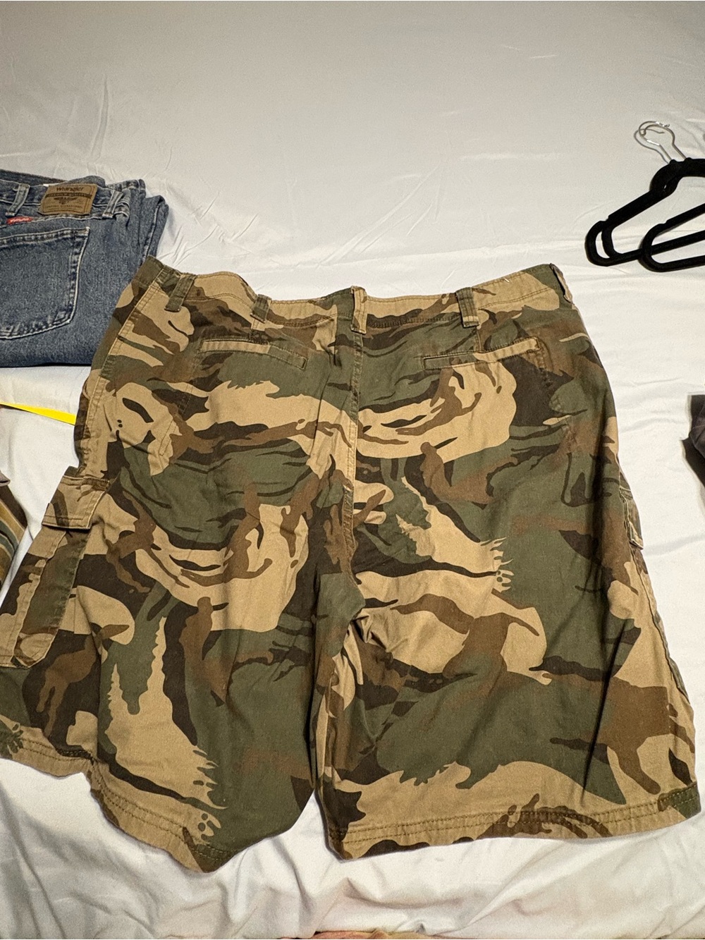 Wrangler Men’s Camo Cargo Shorts - Picture 2 of 4
